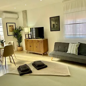 El Patio De Cruz Conde Apartment